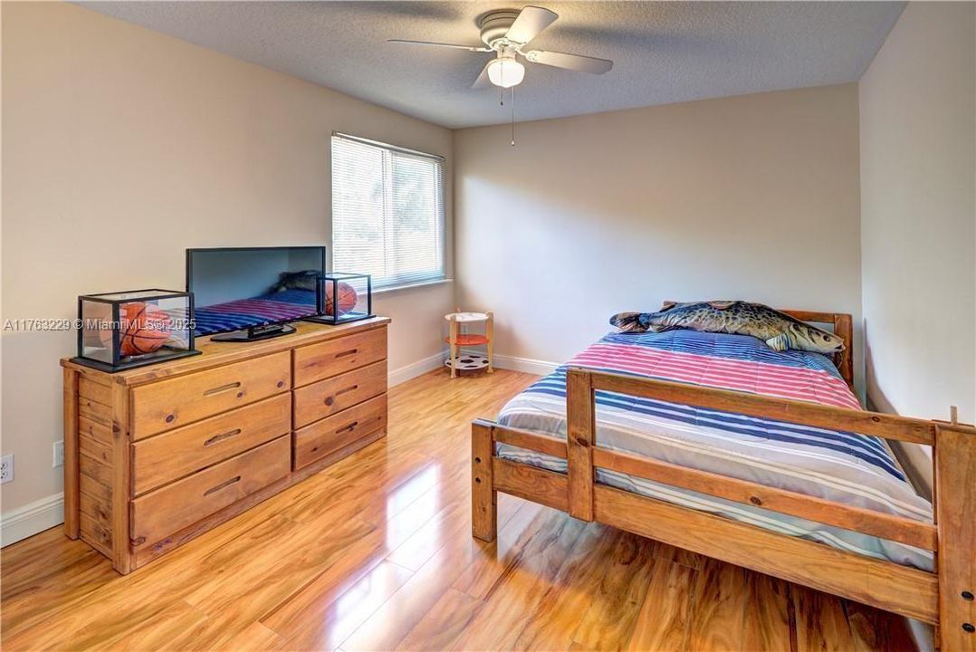 Recently Sold: $719,000 (3 beds, 2 baths, 2332 Square Feet)