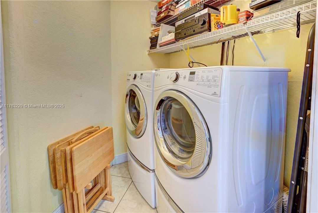 Recently Sold: $719,000 (3 beds, 2 baths, 2332 Square Feet)