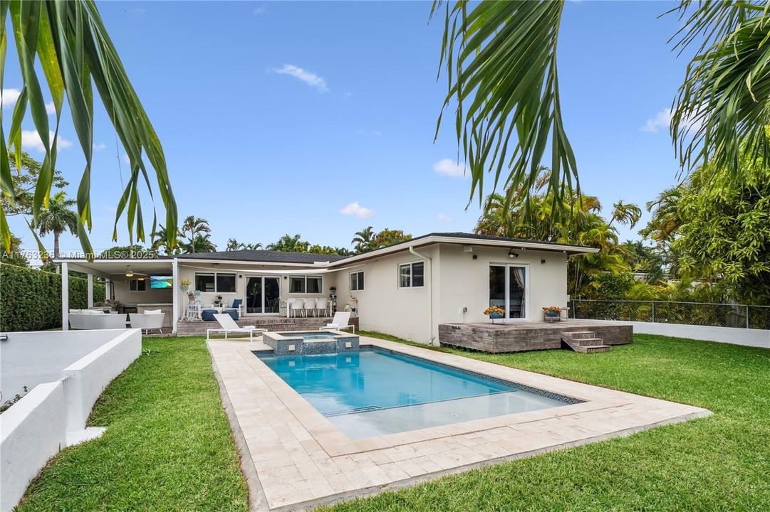 Recently Rented: $5,900 (3 beds, 3 baths, 2119 Square Feet)