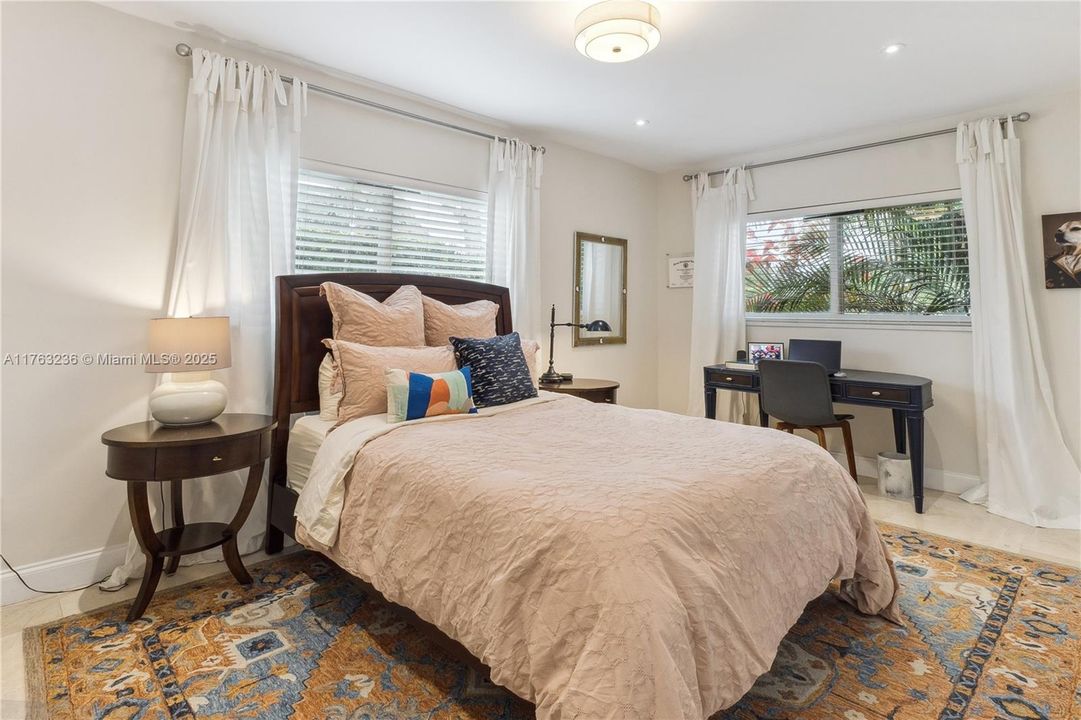 Recently Rented: $5,900 (3 beds, 3 baths, 2119 Square Feet)