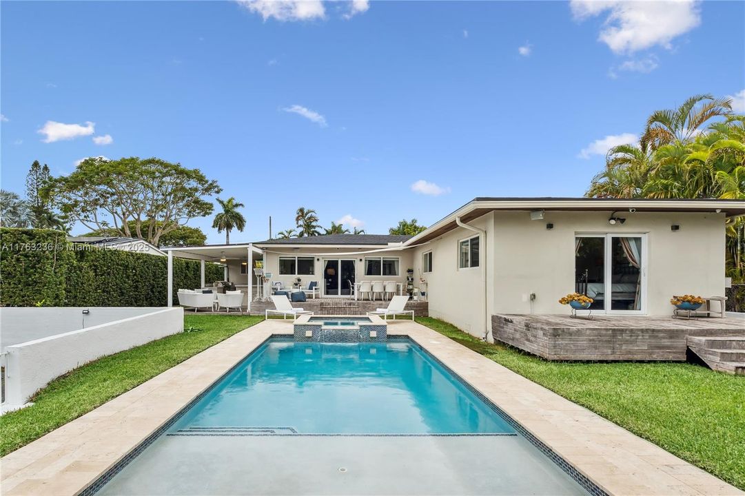 Recently Rented: $5,900 (3 beds, 3 baths, 2119 Square Feet)