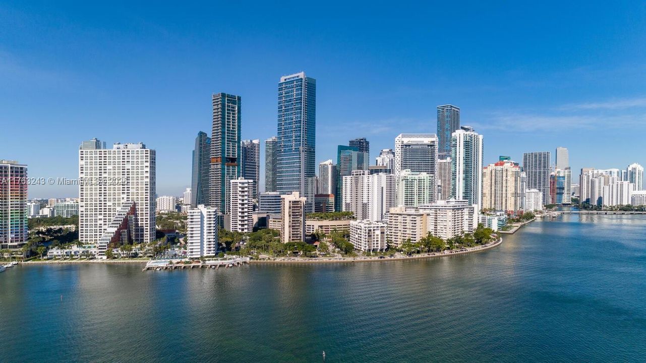 Recently Sold: $570,000 (2 beds, 2 baths, 1009 Square Feet)