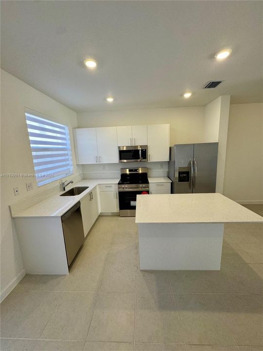 最近租的: $2,500 (3 贝兹, 2 浴室, 0 平方英尺)