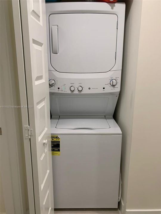 Недавно продано: $517,750 (3 спален, 2 ванн, 1425 Квадратных фут)