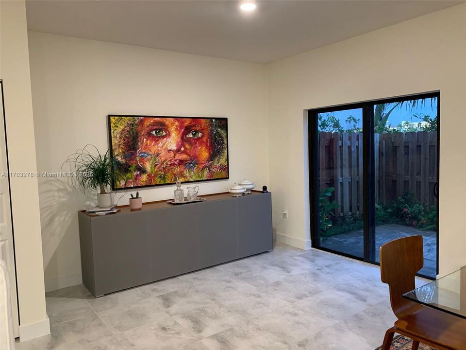 Недавно продано: $517,750 (3 спален, 2 ванн, 1425 Квадратных фут)