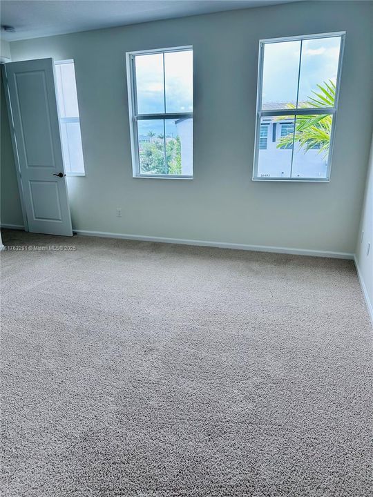 Недавно продано: $484,900 (3 спален, 2 ванн, 1669 Квадратных фут)