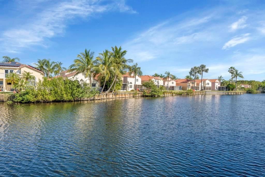 Recently Sold: $629,000 (3 beds, 2 baths, 1309 Square Feet)