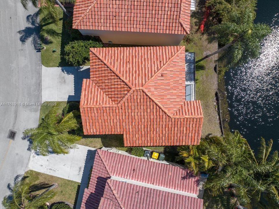 Recently Sold: $629,000 (3 beds, 2 baths, 1309 Square Feet)