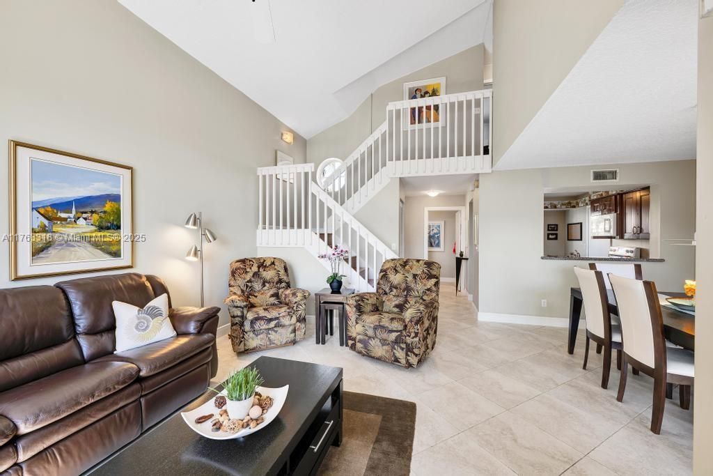 Recently Sold: $629,000 (3 beds, 2 baths, 1309 Square Feet)