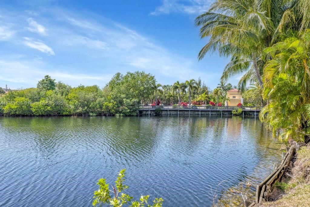 Recently Sold: $629,000 (3 beds, 2 baths, 1309 Square Feet)