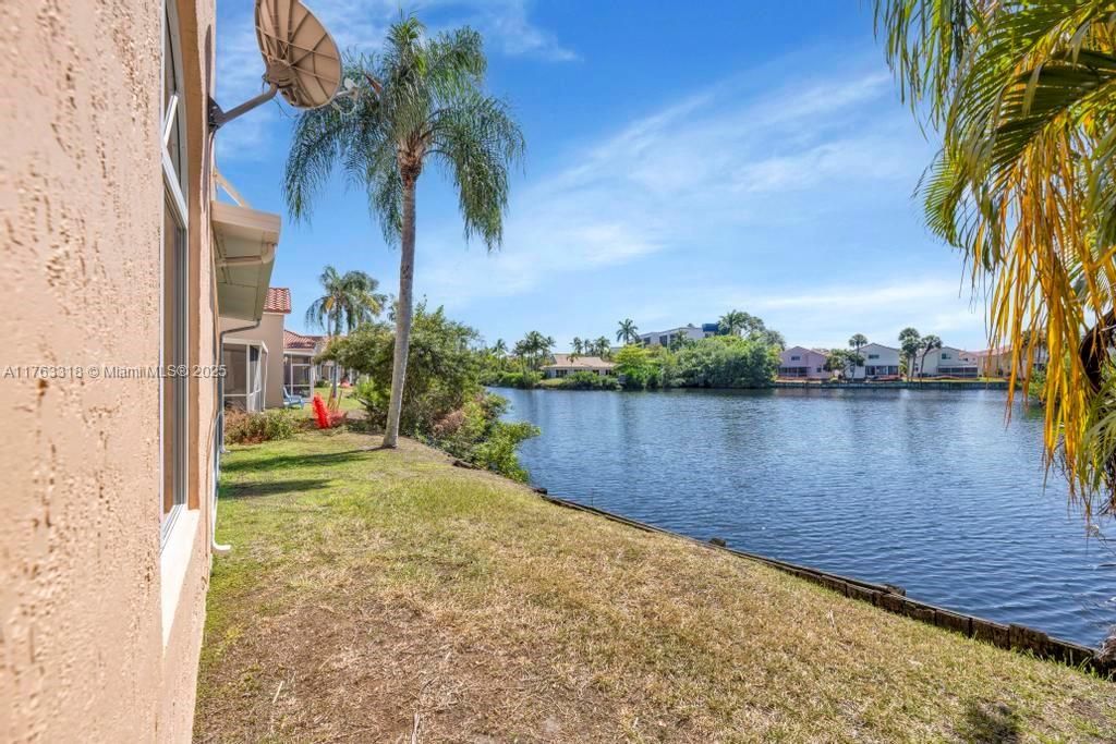 Recently Sold: $629,000 (3 beds, 2 baths, 1309 Square Feet)