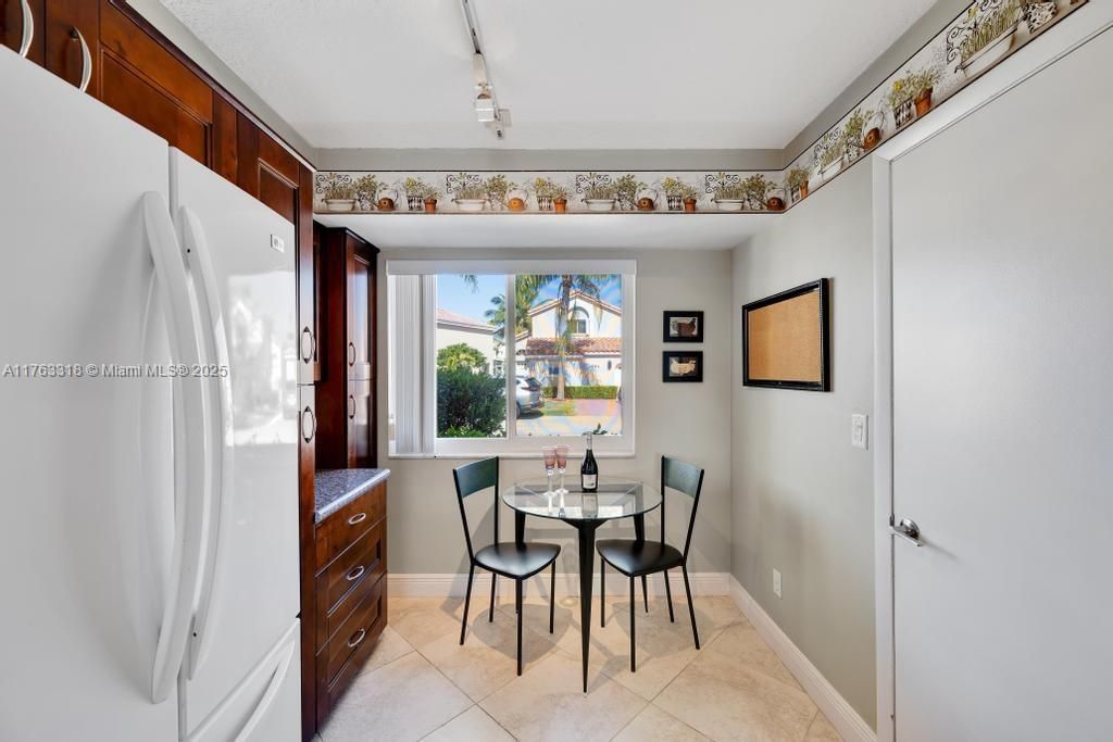 Recently Sold: $629,000 (3 beds, 2 baths, 1309 Square Feet)