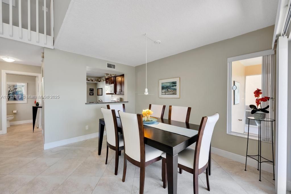 Recently Sold: $629,000 (3 beds, 2 baths, 1309 Square Feet)