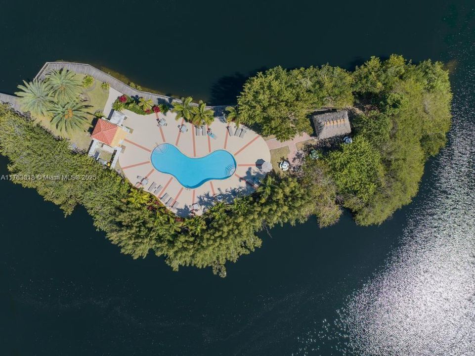 Recently Sold: $629,000 (3 beds, 2 baths, 1309 Square Feet)