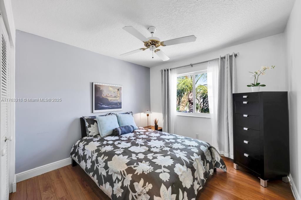 Recently Sold: $629,000 (3 beds, 2 baths, 1309 Square Feet)