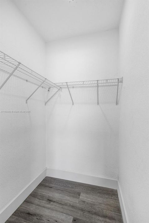 Recently Sold: $620,000 (4 beds, 2 baths, 1253 Square Feet)