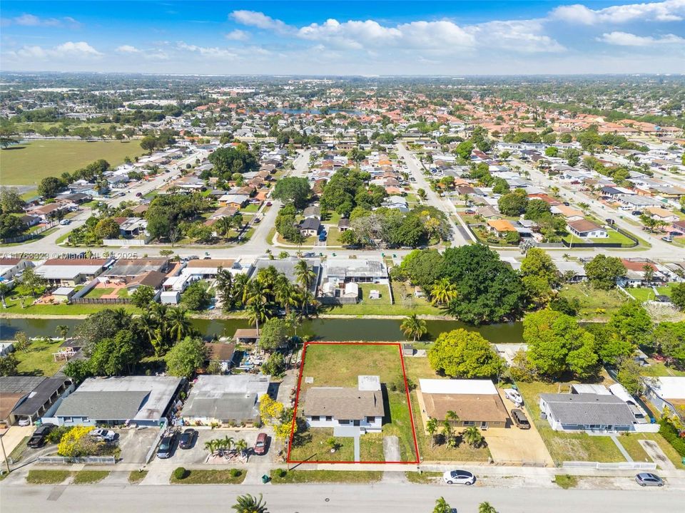 Recently Sold: $620,000 (4 beds, 2 baths, 1253 Square Feet)