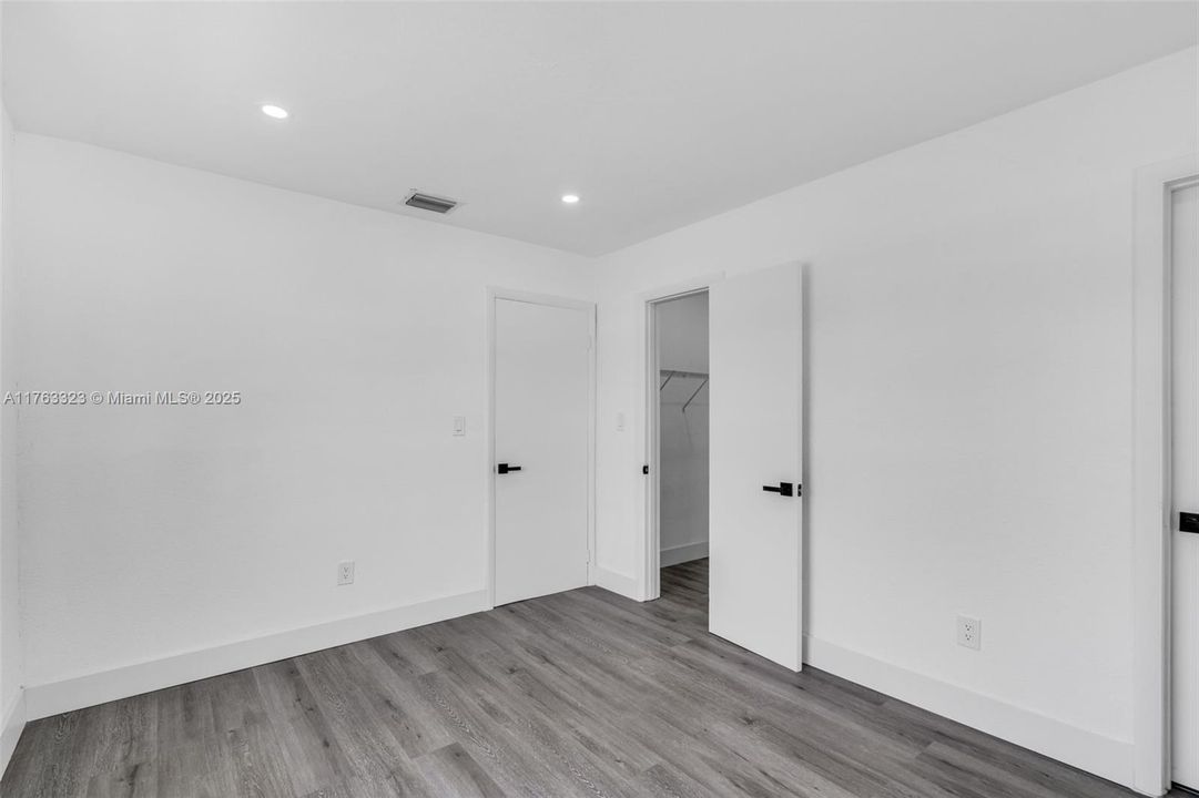 Recently Sold: $620,000 (4 beds, 2 baths, 1253 Square Feet)