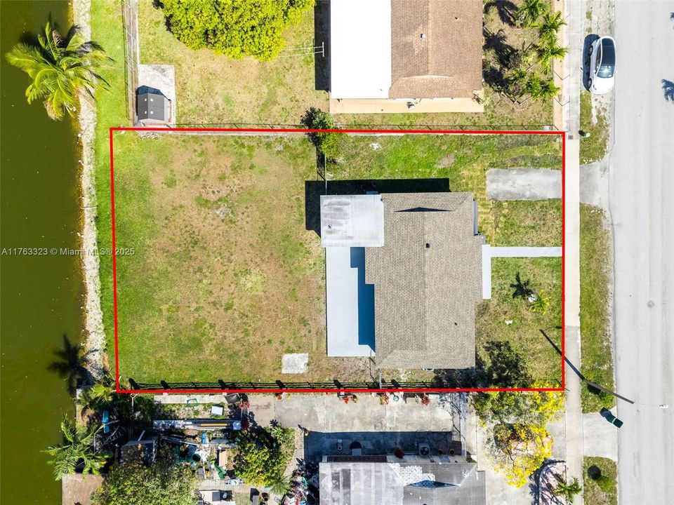 Recently Sold: $620,000 (4 beds, 2 baths, 1253 Square Feet)