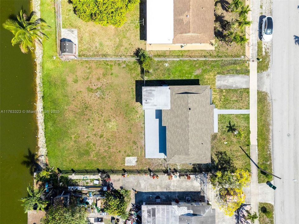 Recently Sold: $620,000 (4 beds, 2 baths, 1253 Square Feet)