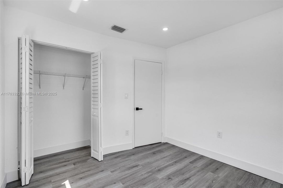 Recently Sold: $620,000 (4 beds, 2 baths, 1253 Square Feet)