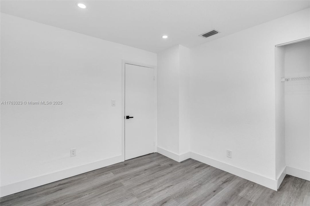 Recently Sold: $620,000 (4 beds, 2 baths, 1253 Square Feet)