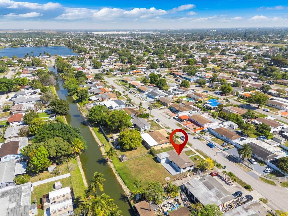 Recently Sold: $620,000 (4 beds, 2 baths, 1253 Square Feet)