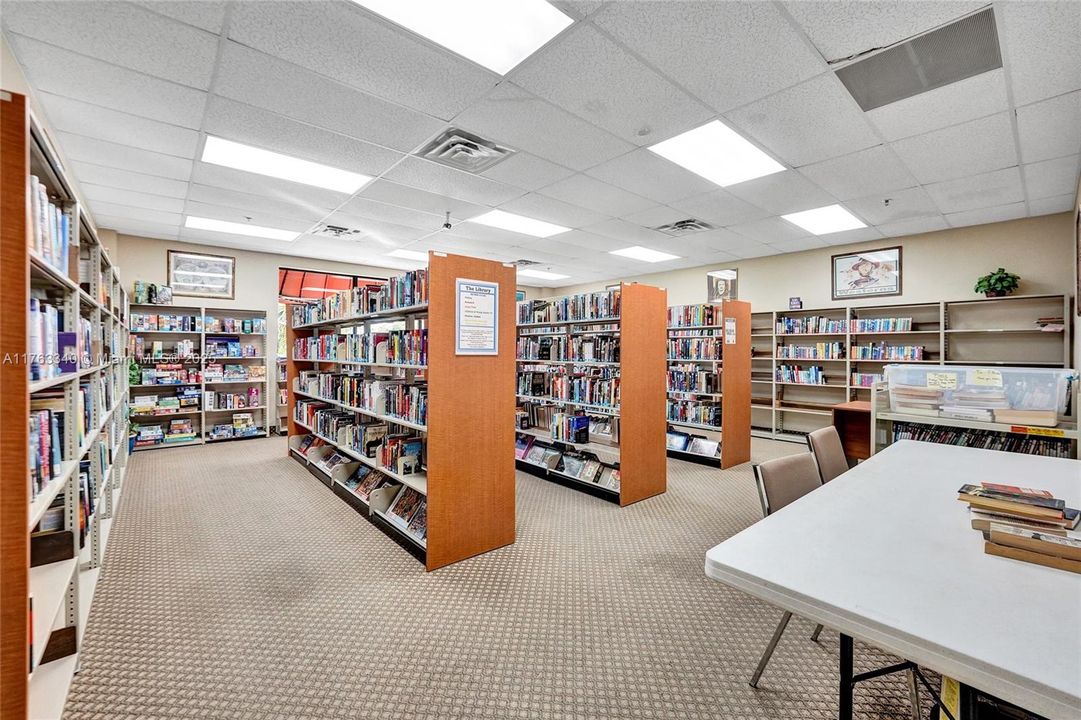 Active With Contract: $175,000 (1 beds, 1 baths, 800 Square Feet)