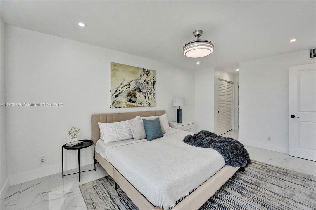 Active With Contract: $175,000 (1 beds, 1 baths, 800 Square Feet)