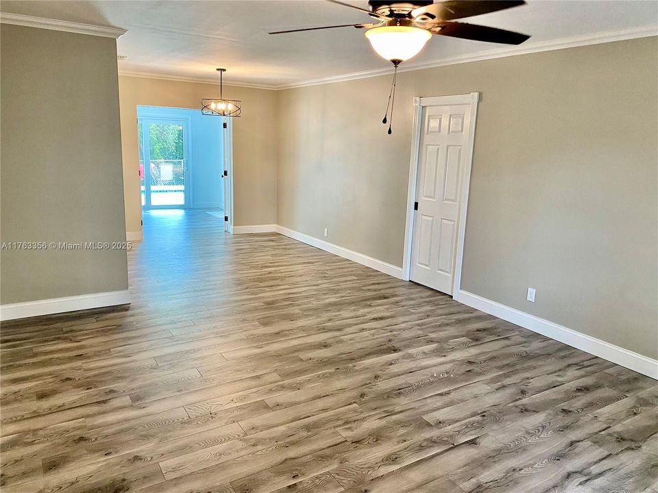 Недавно продано: $545,000 (3 спален, 2 ванн, 1432 Квадратных фут)