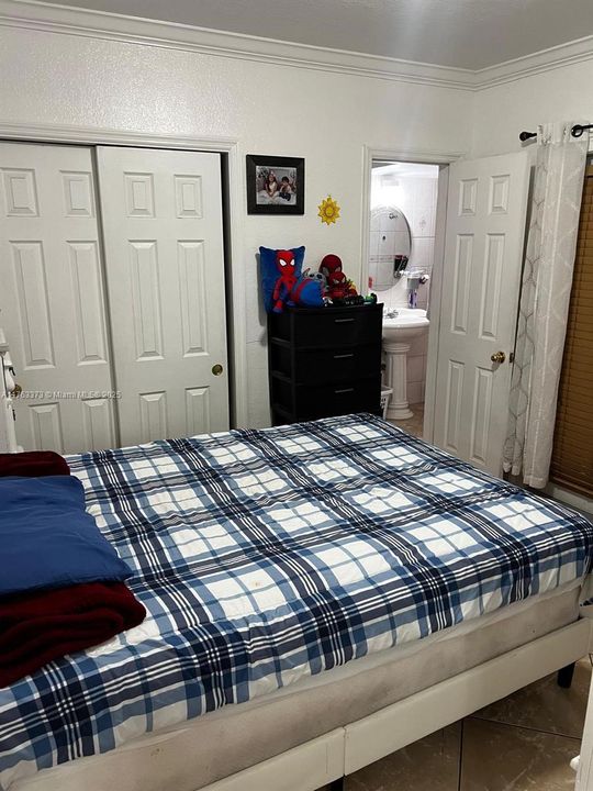 最近售出: $725,000 (5 贝兹, 4 浴室, 1743 平方英尺)