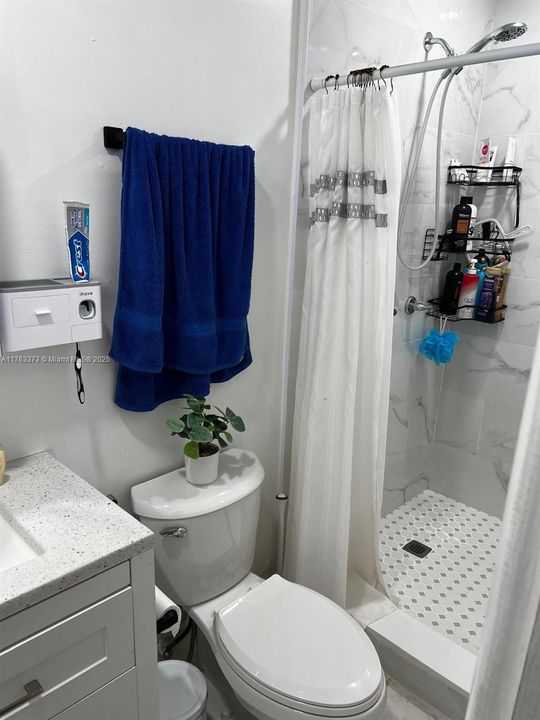 最近售出: $725,000 (5 贝兹, 4 浴室, 1743 平方英尺)