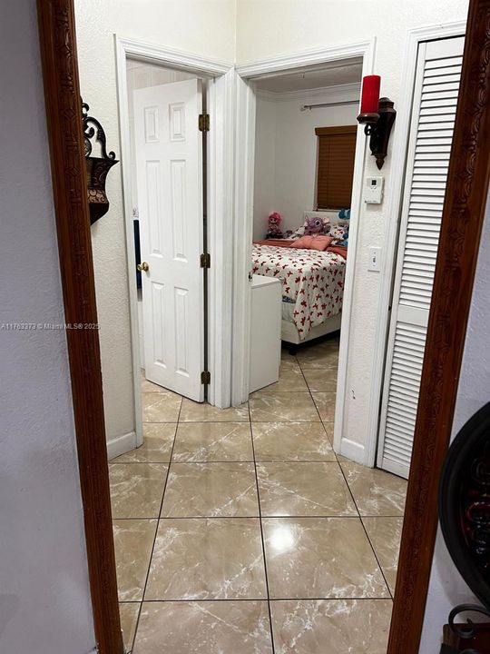 最近售出: $725,000 (5 贝兹, 4 浴室, 1743 平方英尺)