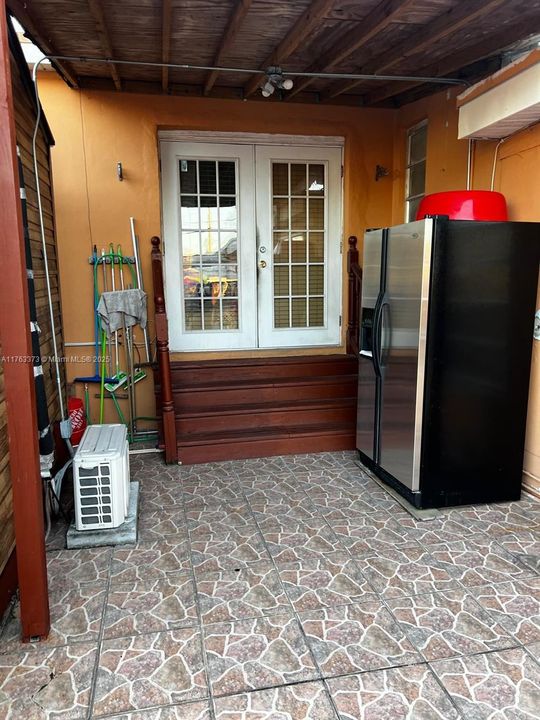 最近售出: $725,000 (5 贝兹, 4 浴室, 1743 平方英尺)