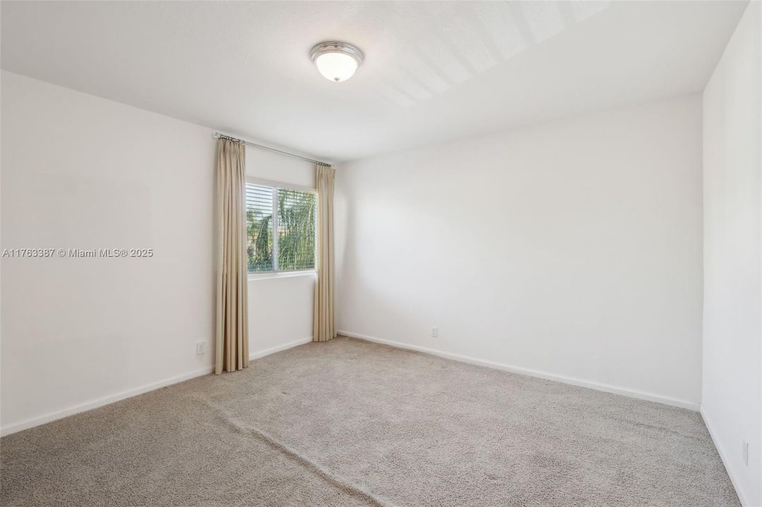 Vendido Recientemente: $650,000 (4 camas, 3 baños, 2735 Pies cuadrados)