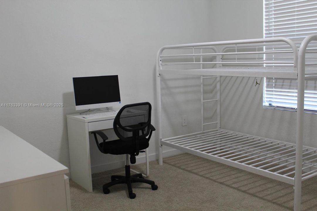 最近租的: $3,800 (6 贝兹, 3 浴室, 2696 平方英尺)