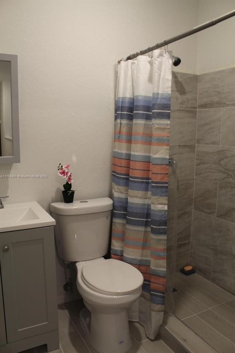 最近租的: $3,800 (6 贝兹, 3 浴室, 2696 平方英尺)