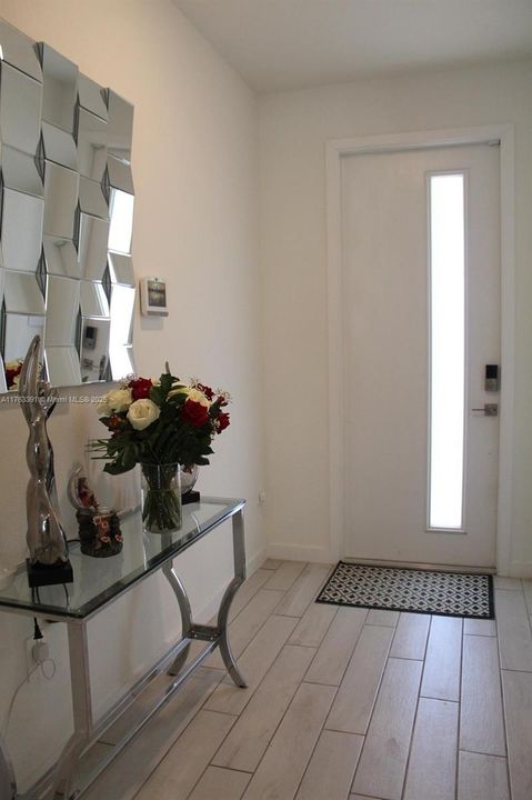 最近租的: $3,800 (6 贝兹, 3 浴室, 2696 平方英尺)