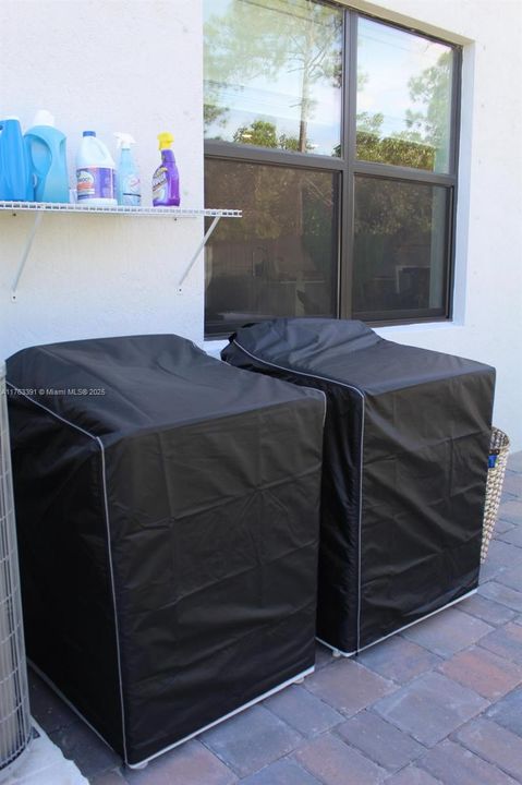 最近租的: $3,800 (6 贝兹, 3 浴室, 2696 平方英尺)