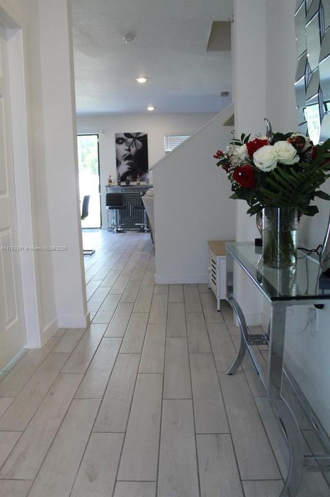 最近租的: $3,800 (6 贝兹, 3 浴室, 2696 平方英尺)