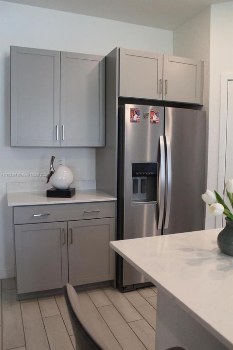 最近租的: $3,800 (6 贝兹, 3 浴室, 2696 平方英尺)