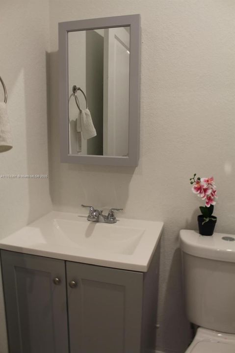 最近租的: $3,800 (6 贝兹, 3 浴室, 2696 平方英尺)