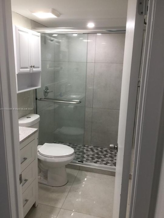 Под контрактом: $180,000 (1 спален, 1 ванн, 560 Квадратных фут)