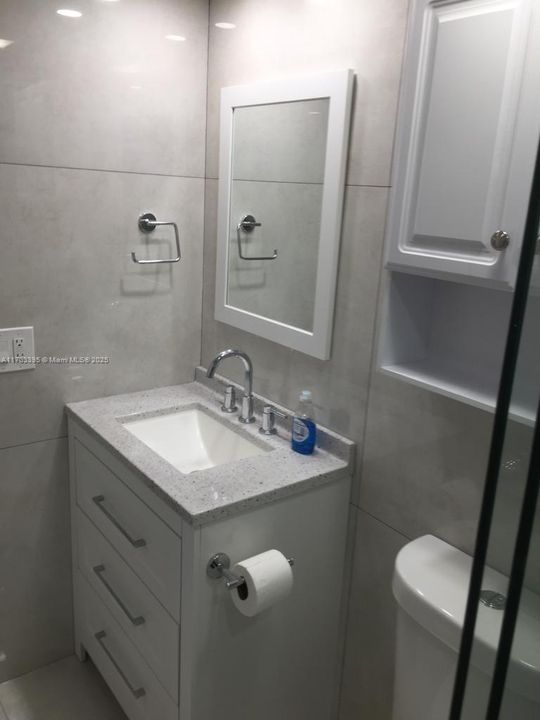 Под контрактом: $180,000 (1 спален, 1 ванн, 560 Квадратных фут)