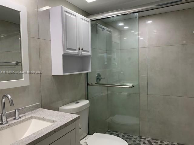 Под контрактом: $180,000 (1 спален, 1 ванн, 560 Квадратных фут)