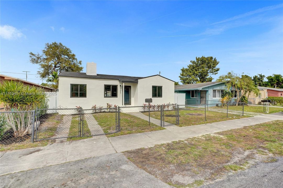 Vendido Recientemente: $539,900 (3 camas, 2 baños, 1156 Pies cuadrados)