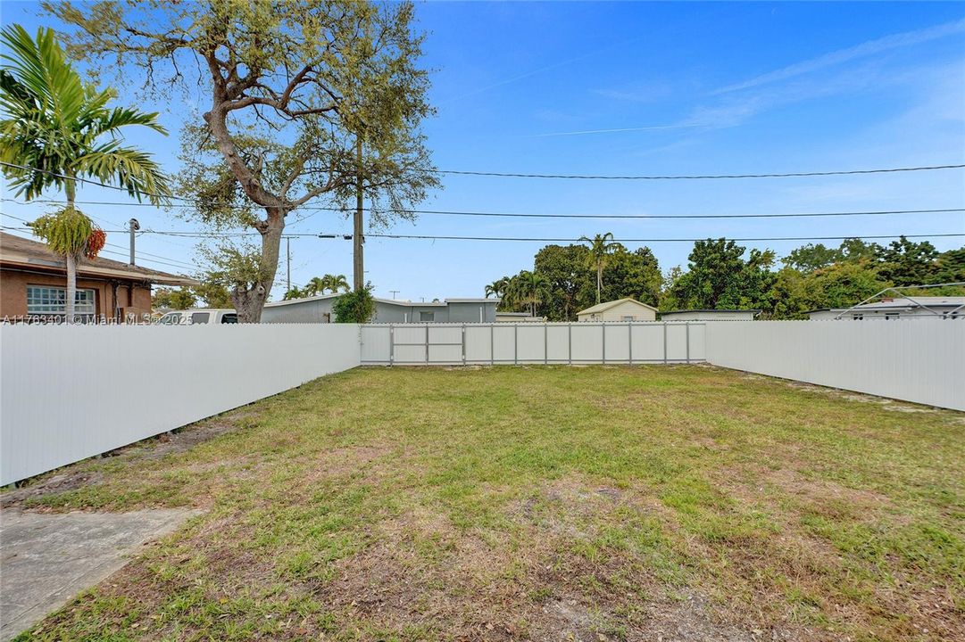 Vendido Recientemente: $539,900 (3 camas, 2 baños, 1156 Pies cuadrados)