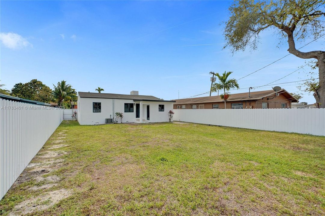 Vendido Recientemente: $539,900 (3 camas, 2 baños, 1156 Pies cuadrados)