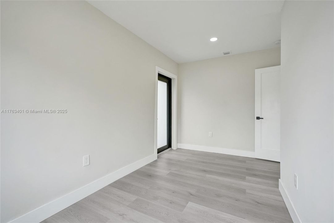 Vendido Recientemente: $539,900 (3 camas, 2 baños, 1156 Pies cuadrados)