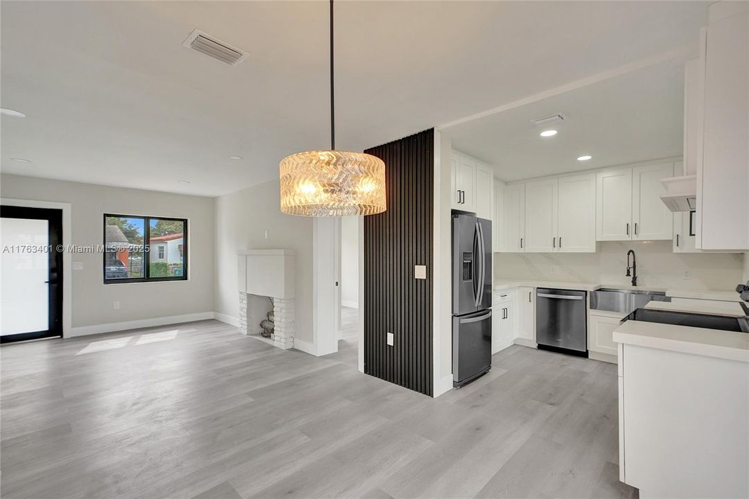 Vendido Recientemente: $539,900 (3 camas, 2 baños, 1156 Pies cuadrados)